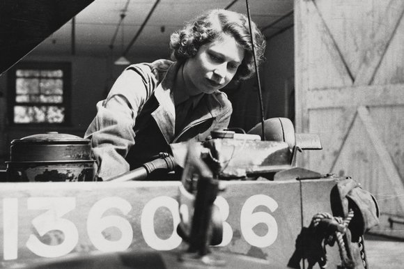Queen backs drive to get more British women into engineering industry