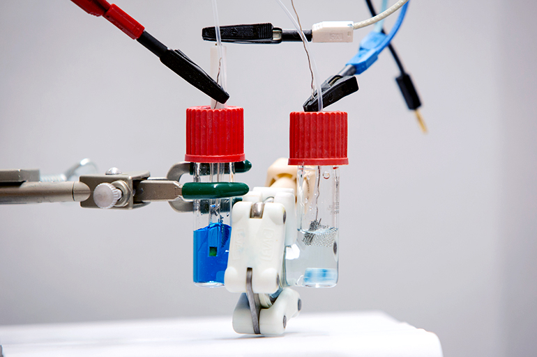 Could textile waste water revolutionise liquid battery technology? Engineering News