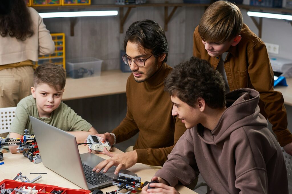 David Clark Prize 2024: Time Running Out to Apply for Prestigious STEM Teaching Prize Engineering News