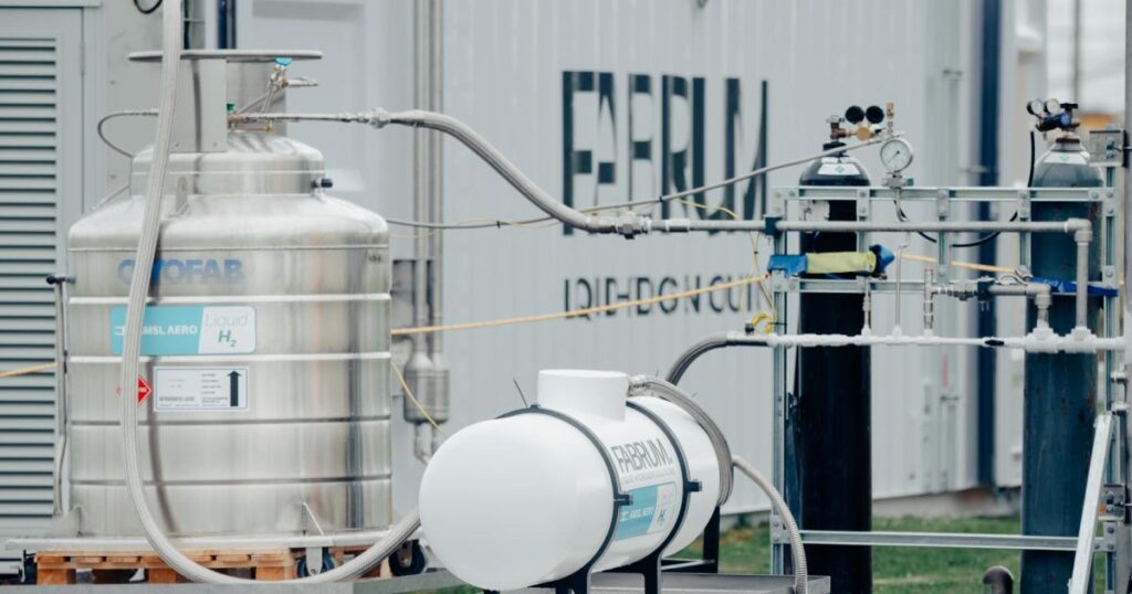 World's First Liquid Hydrogen Airport Refuelling Breaks New Ground for Zero-Emission Aviation Future Engineering News