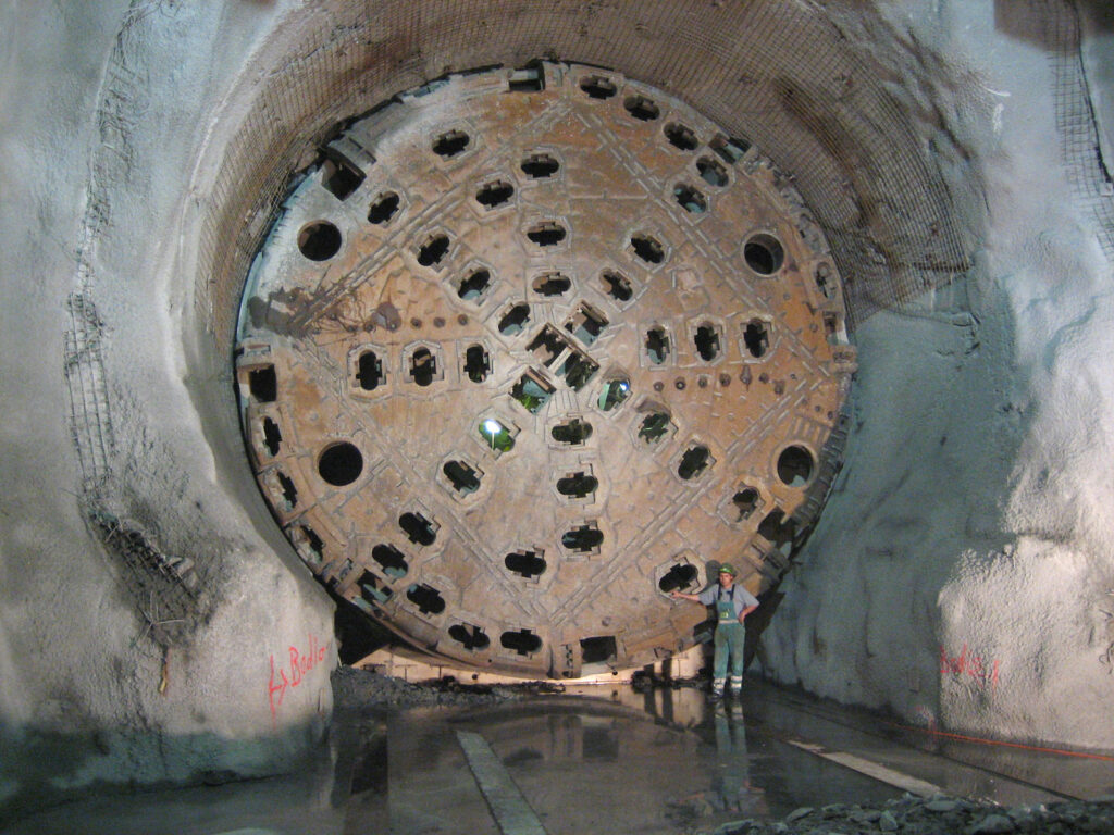Chinese Engineers Execute Unprecedented Underground Rescue of $50 Million Tunnel Boring Machine. Manufacturing, Construction & infrastructure