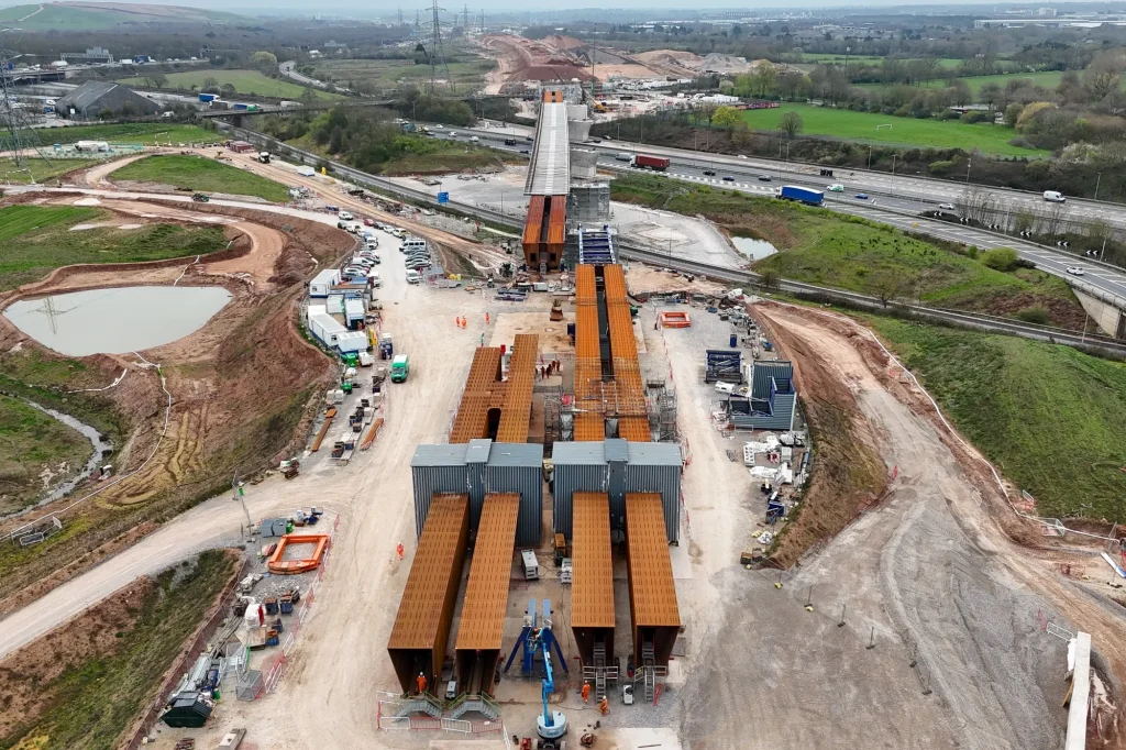 HS2 Viaduct M6 Slide Pushes 1,250-Tonne Steel Deck Over a Live Motorway