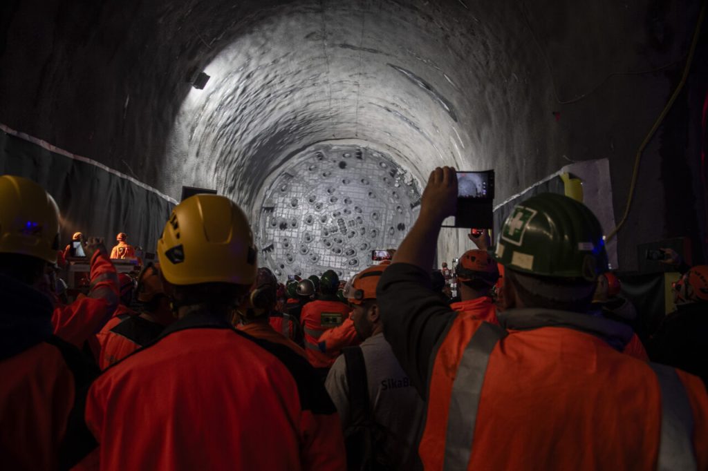 Gotthard Tunnel Boring Machine Breaks Through Alpine Rock at 32 Metres a Day construction-infrastructure, Innovation