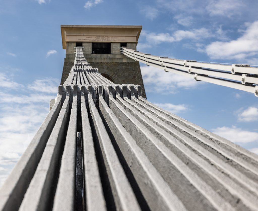 Clifton Suspension Bridge Refurbishment: How Engineers Repainted 4,000 Chain Links
