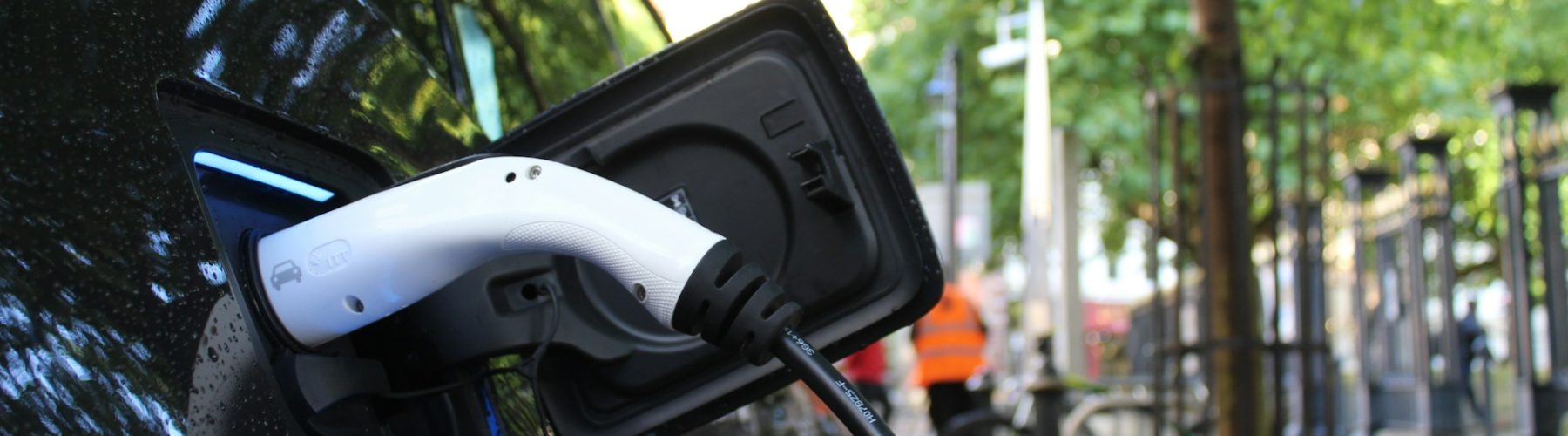 UK Electric Vehicle Sales Smash September Record as Battery Power Hits 28% Market Share